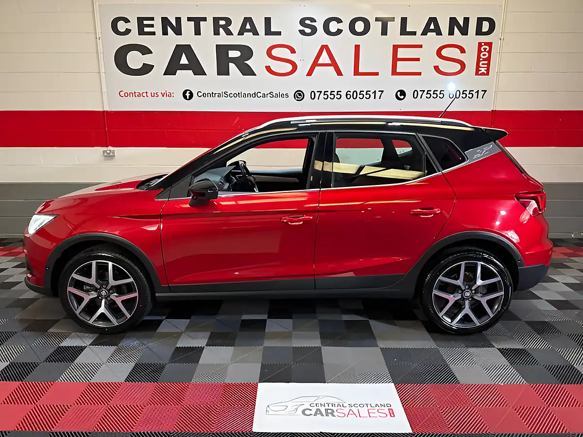 Used 2018 SEAT Arona Xcellence Lux Red - Interior and Exterior details 4