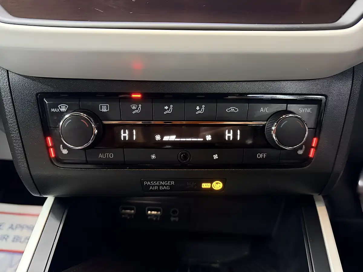 Used 2018 SEAT Arona Xcellence Lux Red - Interior and Exterior details 18