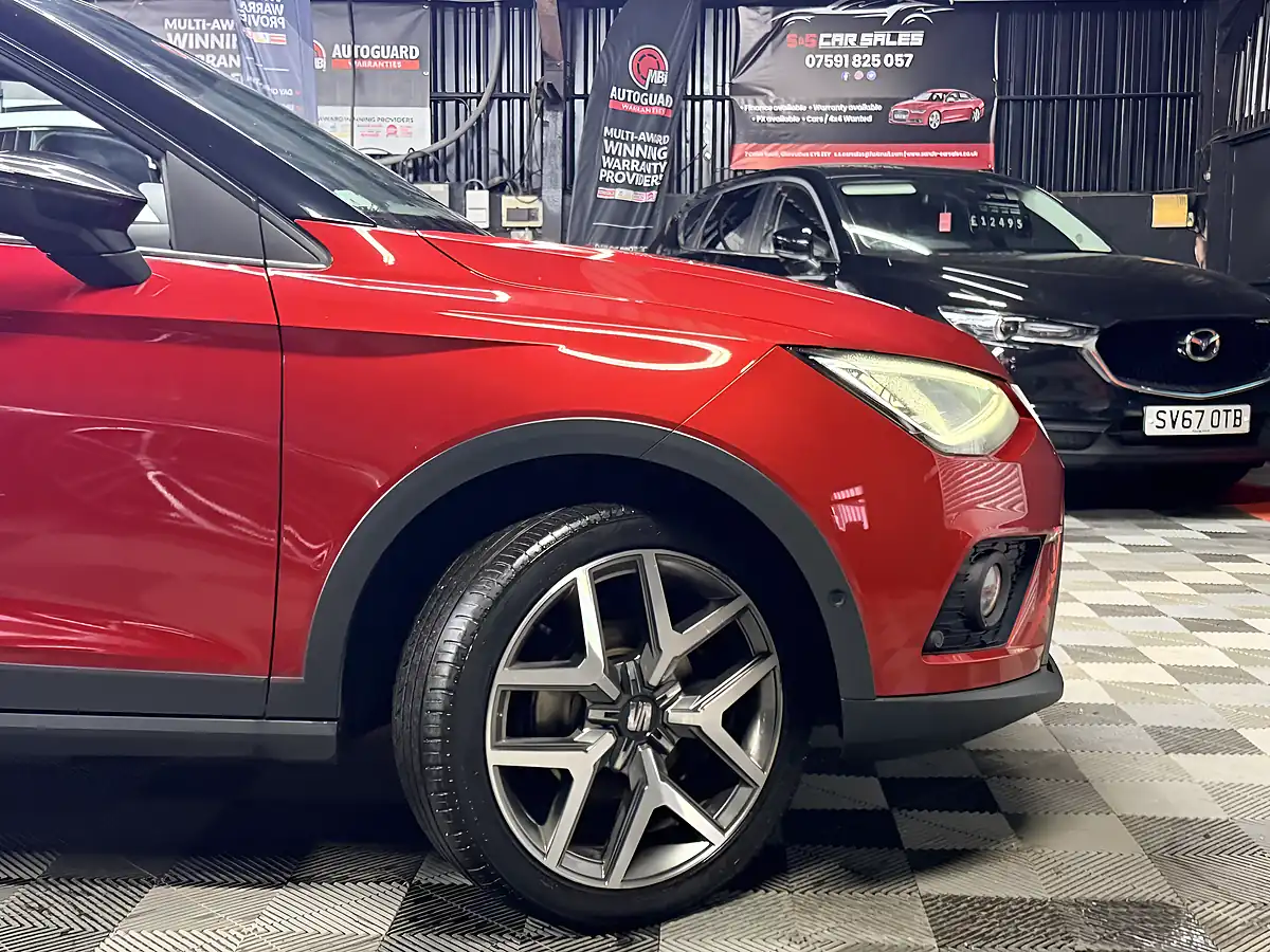 Used 2018 SEAT Arona Xcellence Lux Red - Interior and Exterior details 3