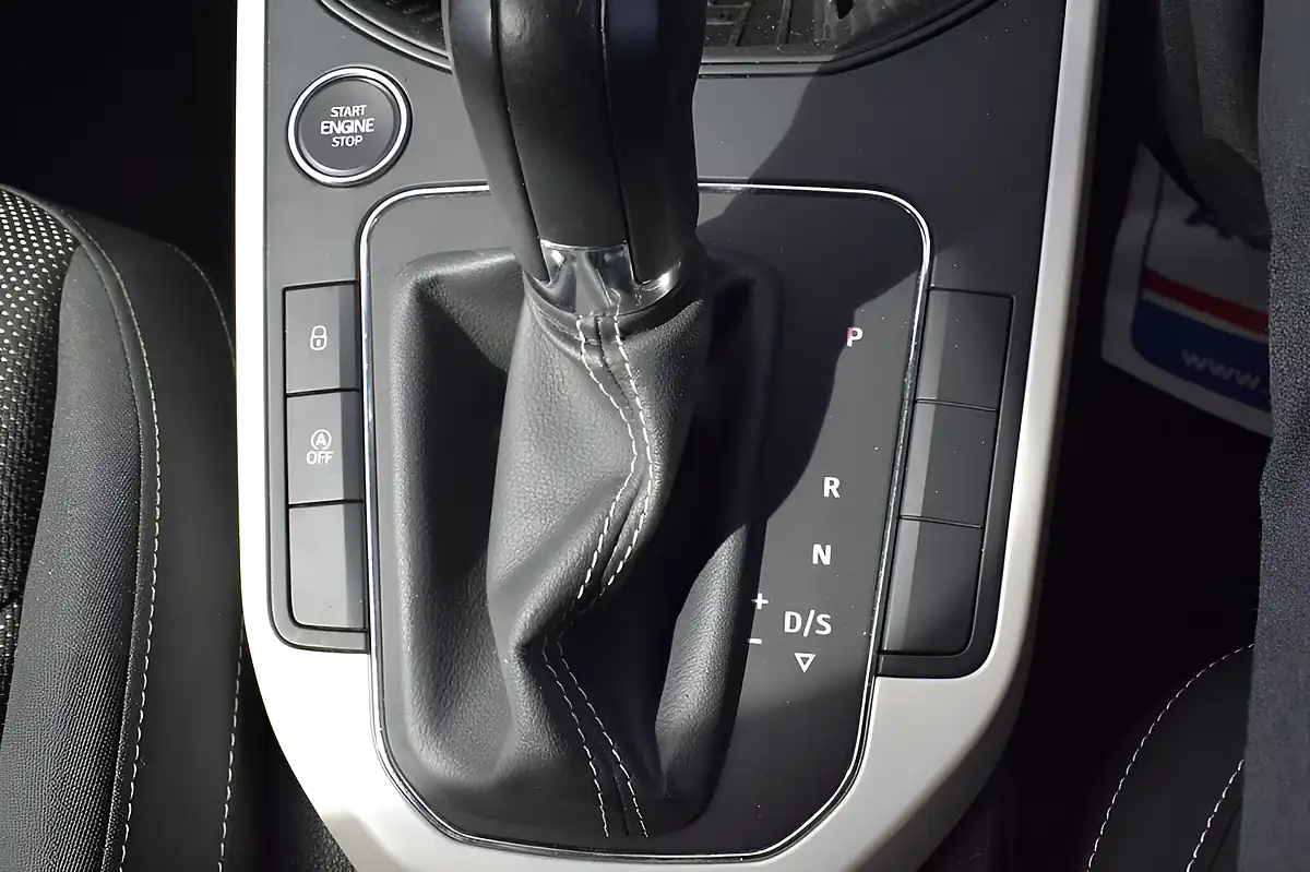 Used 2018 SEAT Arona Xcellence Orange - Interior and Exterior details 12