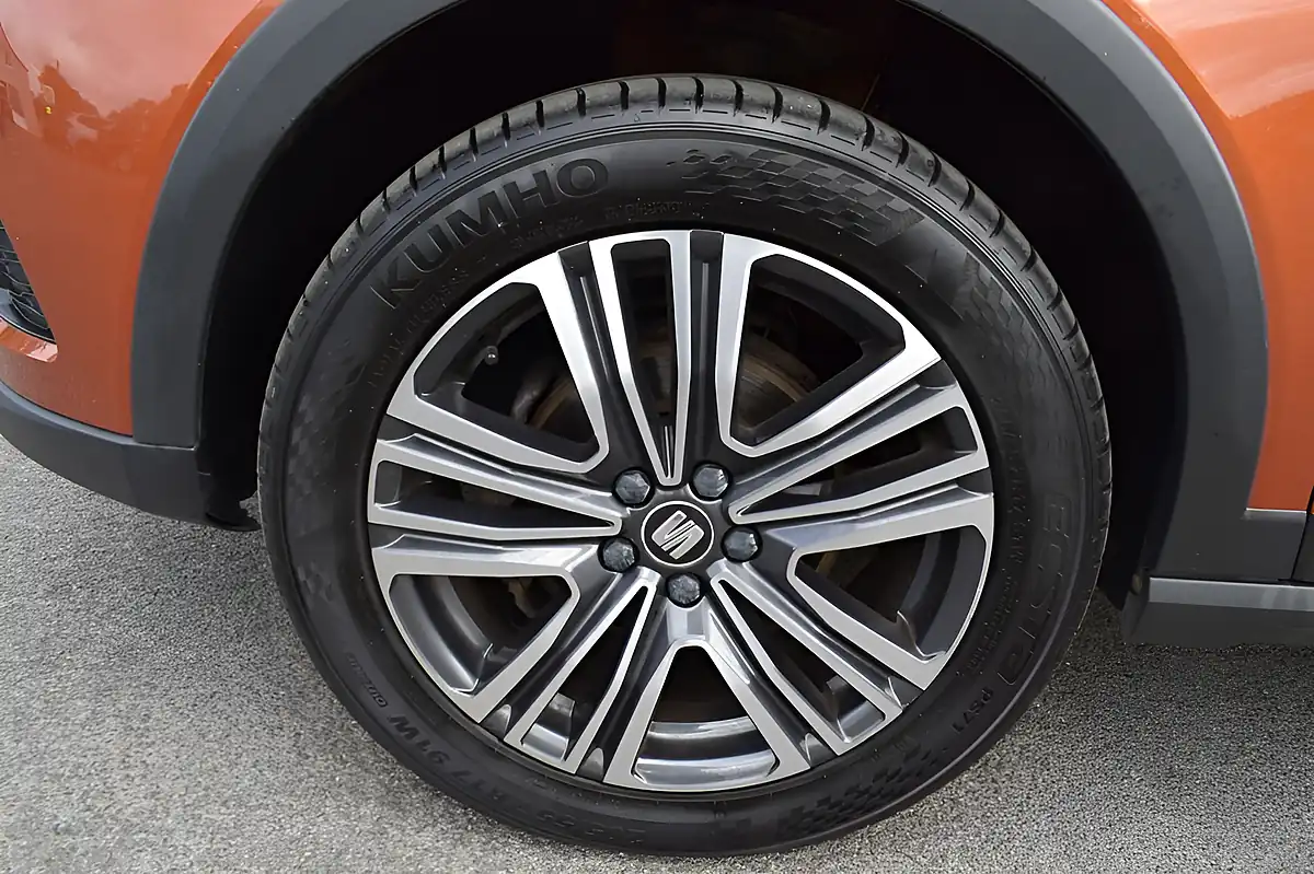 Used 2018 SEAT Arona Xcellence Orange - Interior and Exterior details 7