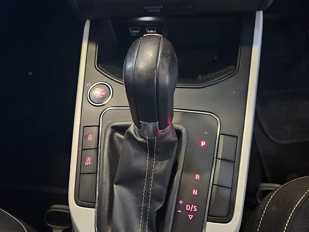 Used 2018 SEAT Arona Xcellence White - Interior and Exterior details 13