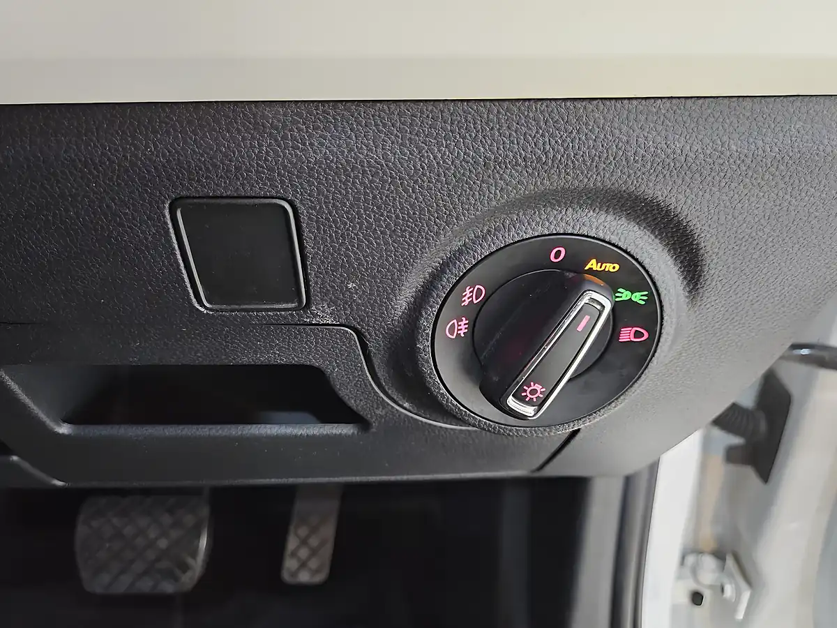Used 2018 SEAT Arona Xcellence White - Interior and Exterior details 18