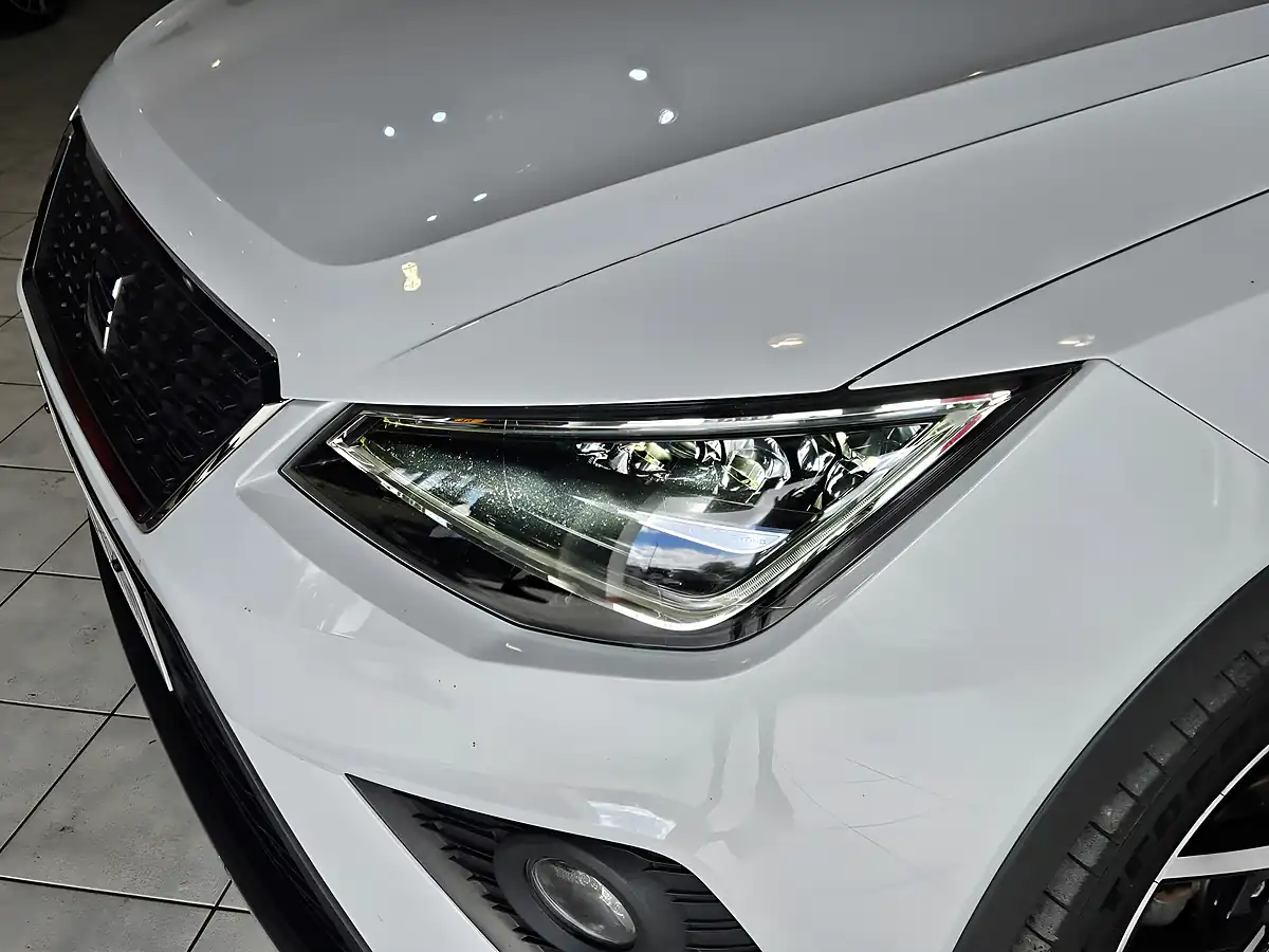 Used 2018 SEAT Arona Xcellence White - Interior and Exterior details 5