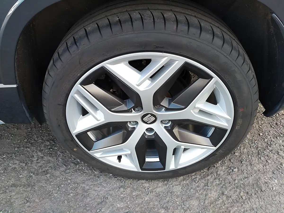 Used 2018 SEAT Ateca Fr Grey - Interior and Exterior details 12