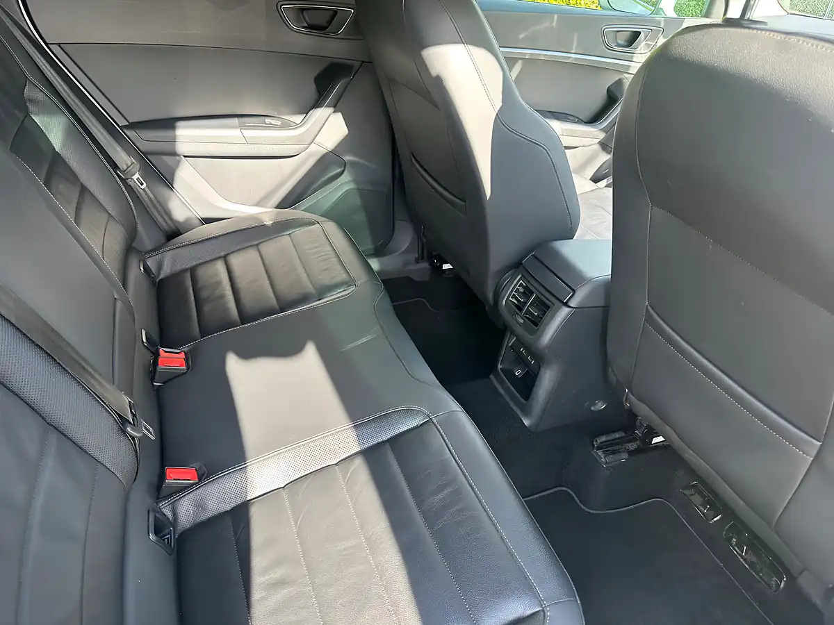 Used 2018 SEAT Ateca Se L White - Interior and Exterior details 11