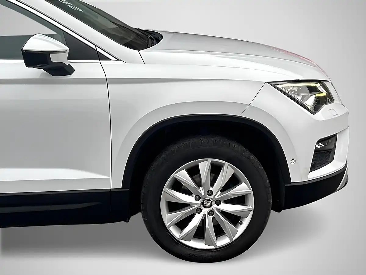 Used 2018 SEAT Ateca Se L White - Interior and Exterior details 14
