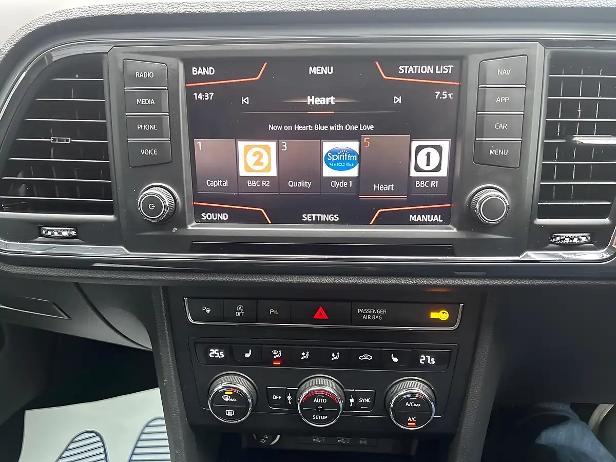 Used 2018 SEAT Ateca Se L White - Interior and Exterior details 17