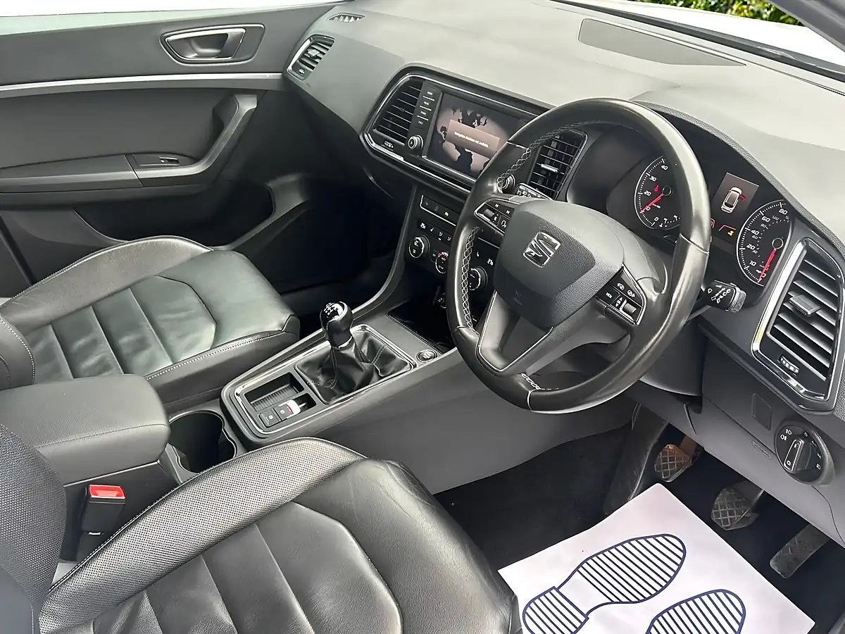 Used 2018 SEAT Ateca Se L White - Interior and Exterior details 9