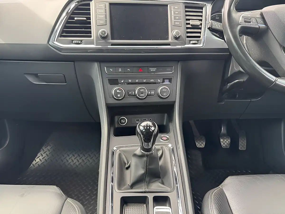 Used 2018 SEAT Ateca Se L White - Interior and Exterior details 11