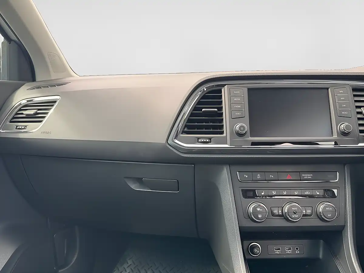 Used 2018 SEAT Ateca Se L White - Interior and Exterior details 13
