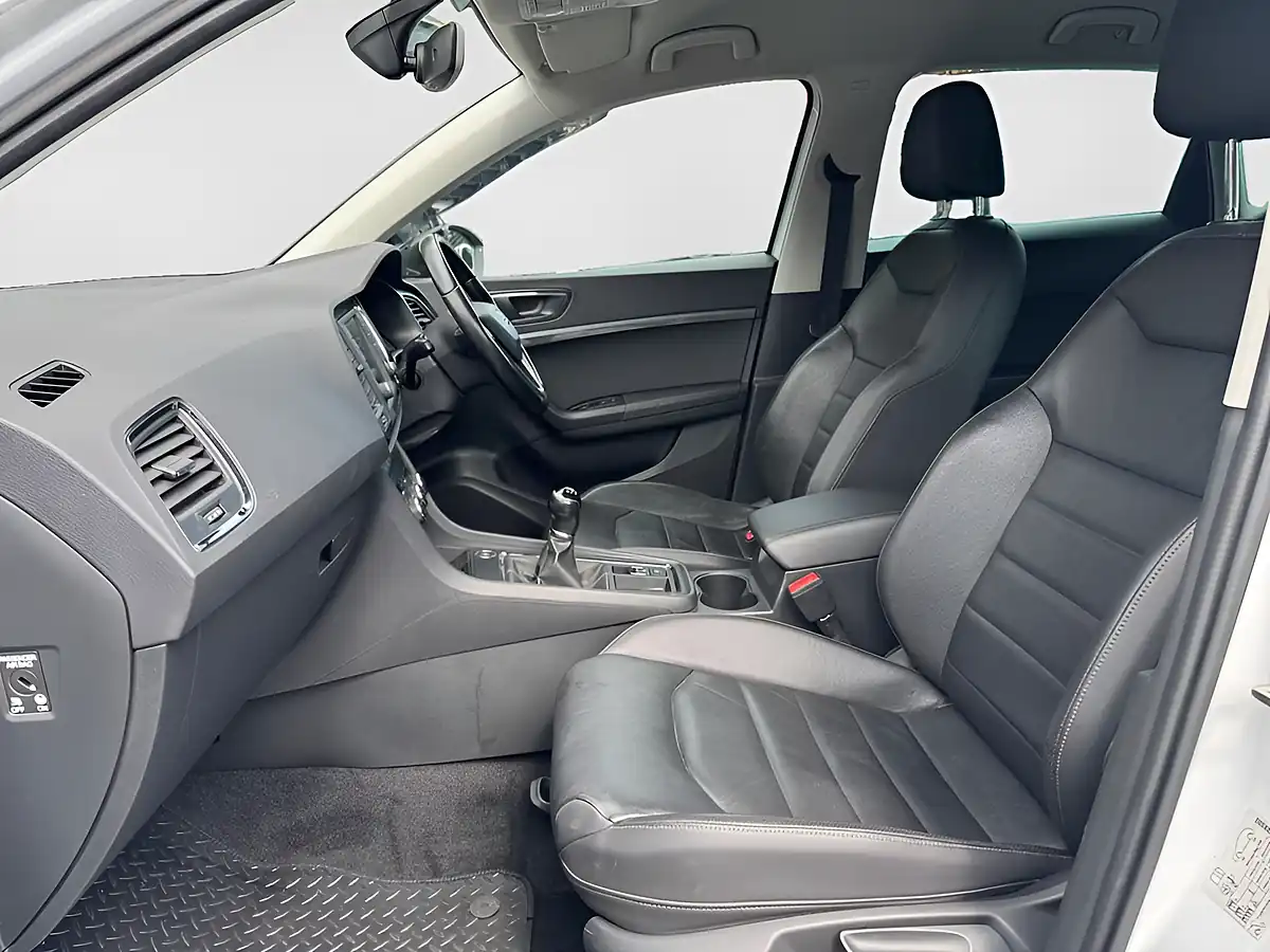 Used 2018 SEAT Ateca Se L White - Interior and Exterior details 14