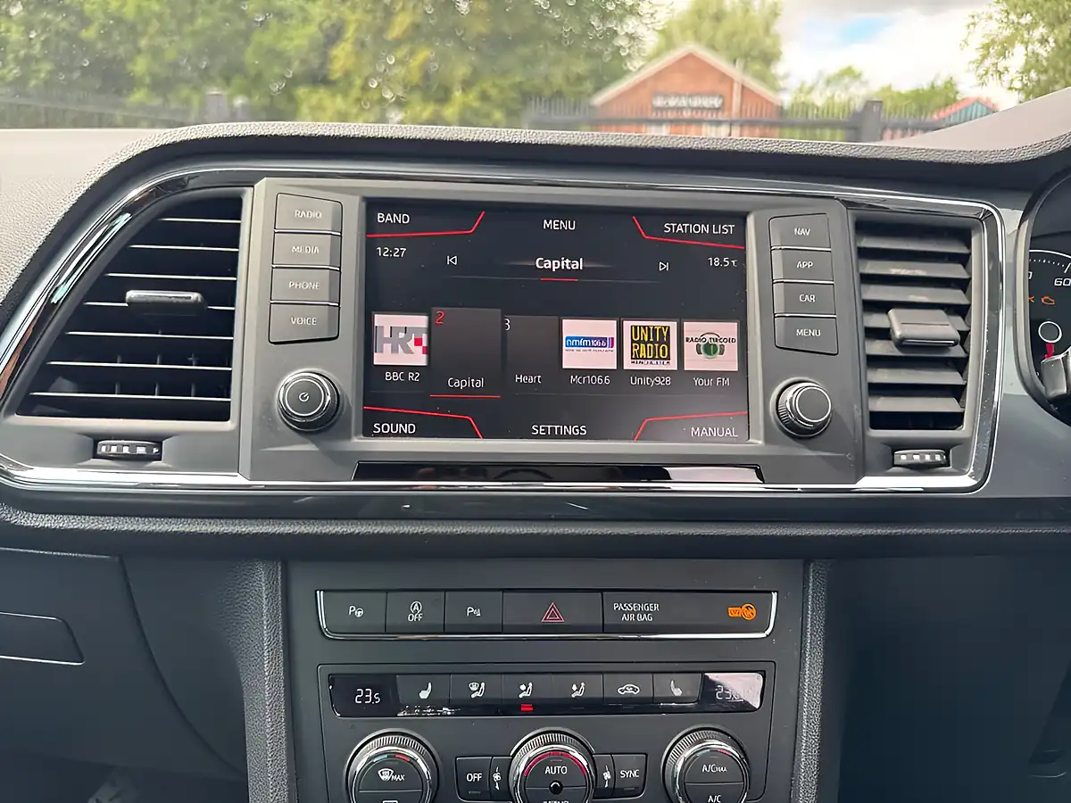 Used 2018 SEAT Ateca Se L White - Interior and Exterior details 15