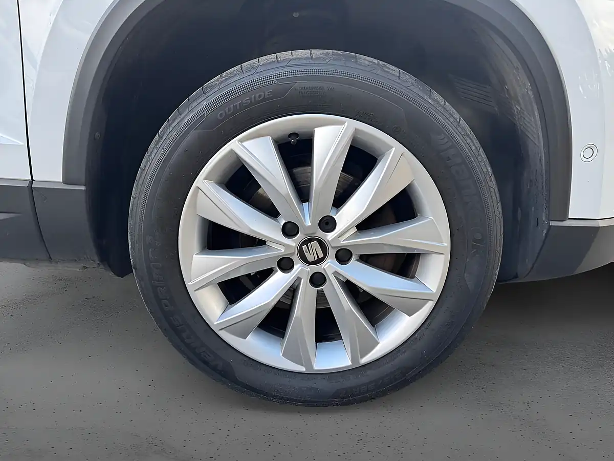 Used 2018 SEAT Ateca Se L White - Interior and Exterior details 8