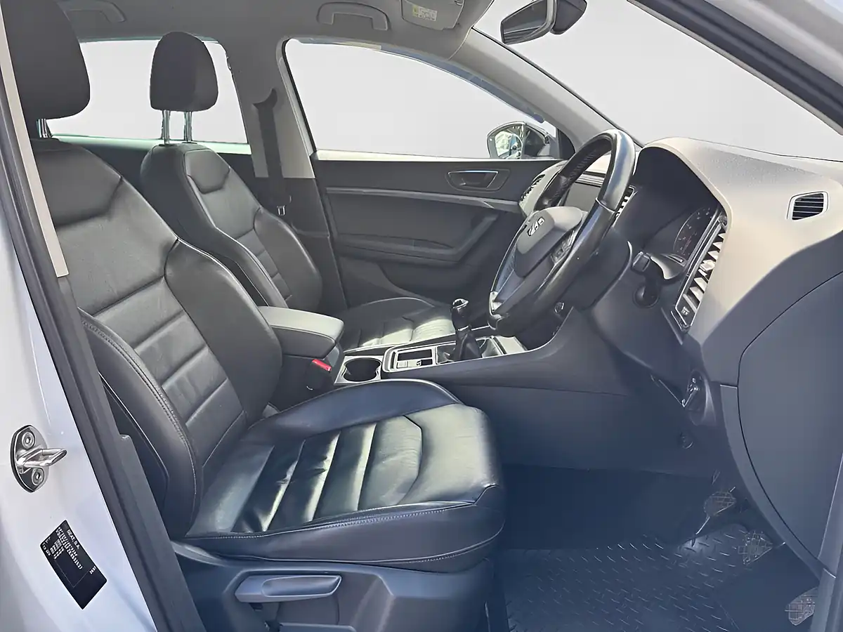 Used 2018 SEAT Ateca Se L White - Interior and Exterior details 9