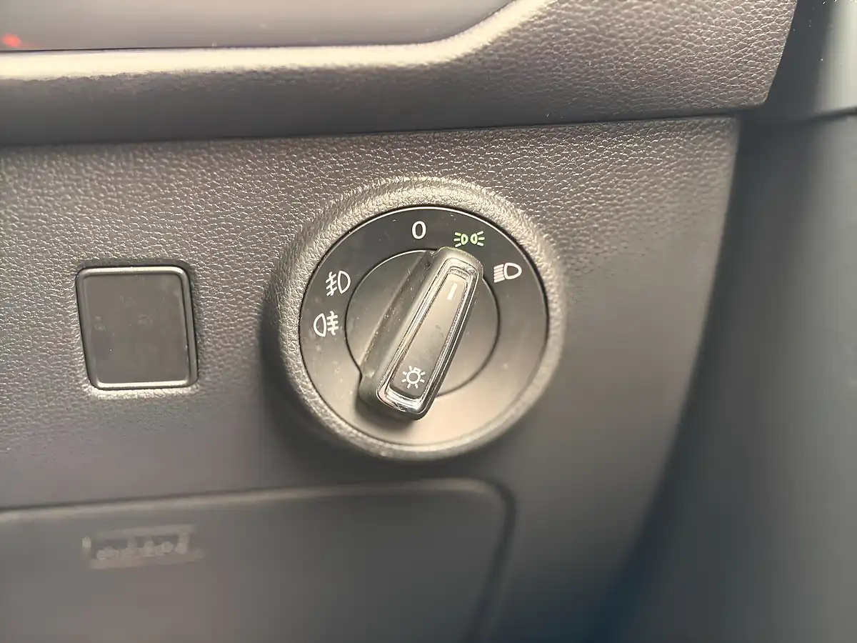 Used 2018 SEAT Ateca Se Technology Black - Interior and Exterior details 17