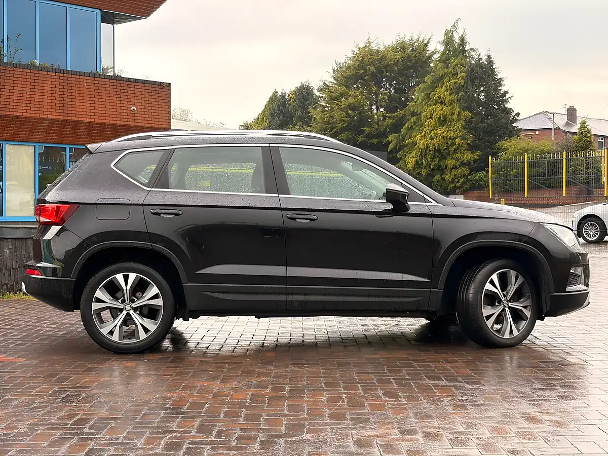 Used 2018 SEAT Ateca Se Technology Black - Interior and Exterior details 5
