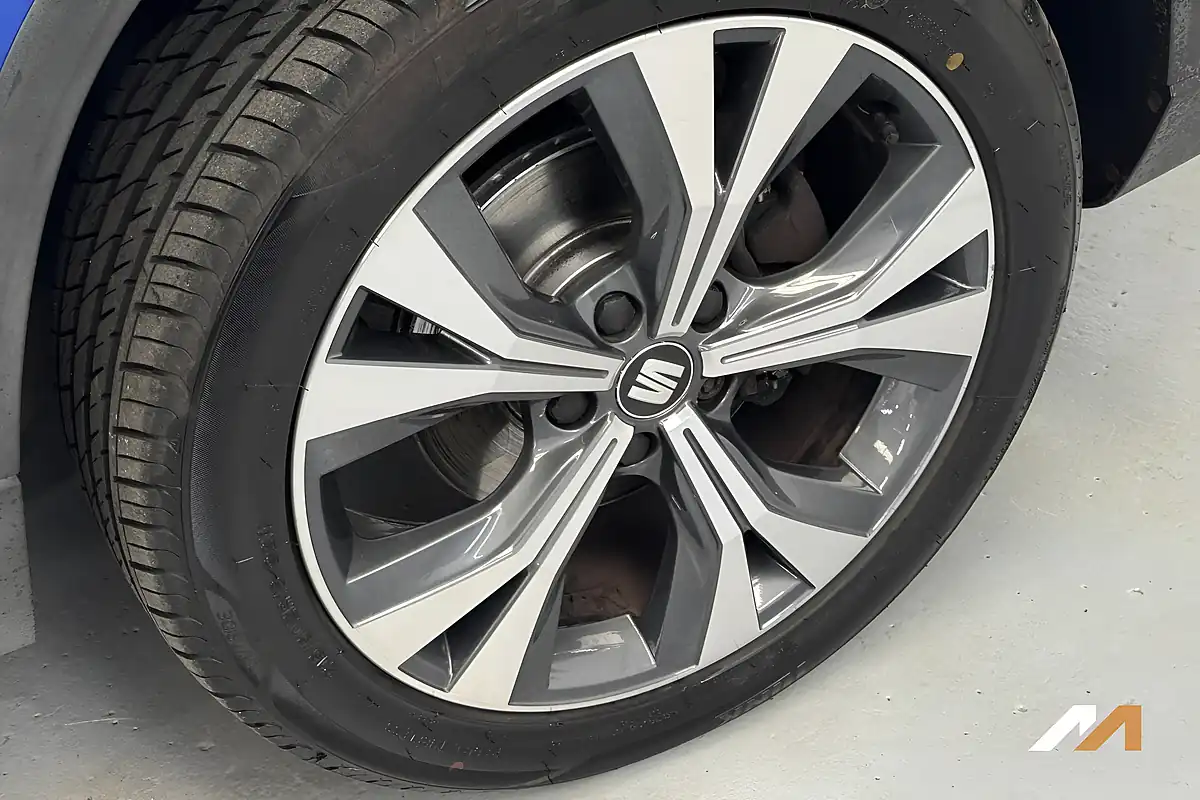 Used 2018 SEAT Ateca Se Technology Blue - Interior and Exterior details 15