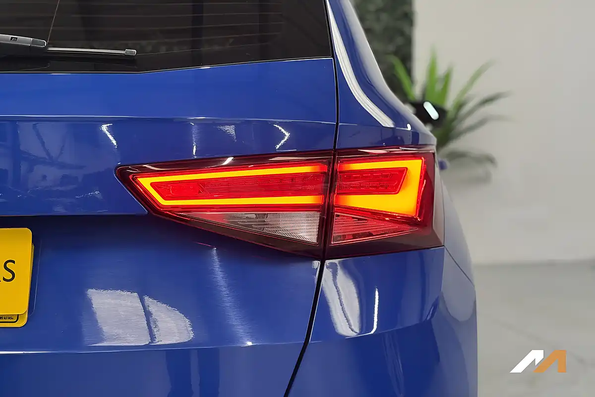 Used 2018 SEAT Ateca Se Technology Blue - Interior and Exterior details 17