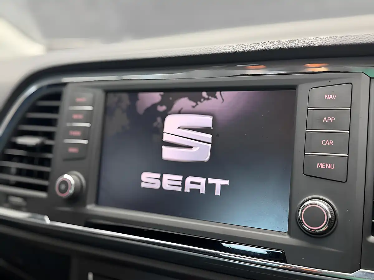 Used 2018 SEAT Ateca Se Technology Blue - Interior and Exterior details 15