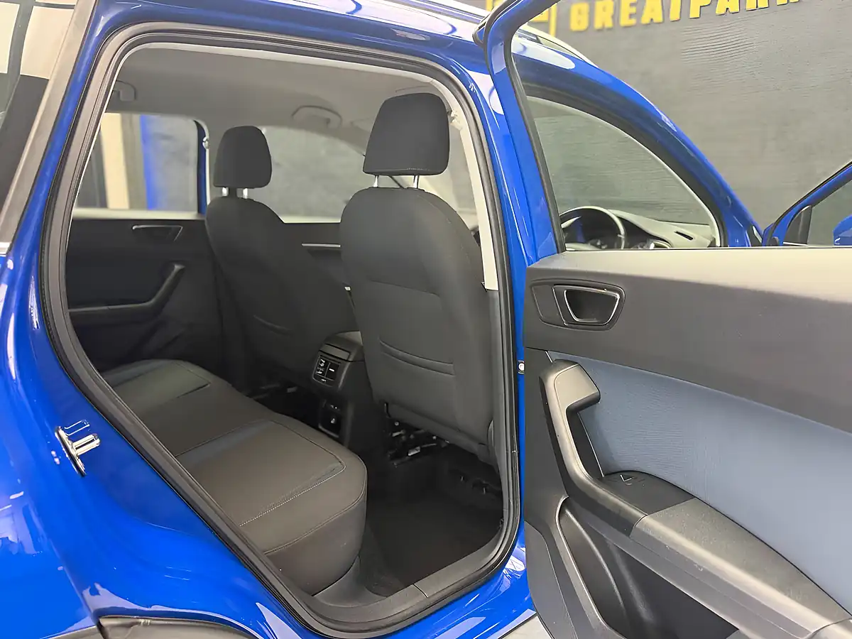 Used 2018 SEAT Ateca Se Technology Blue - Interior and Exterior details 19