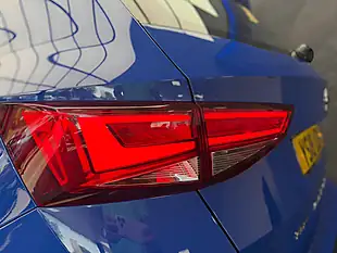 Used 2018 SEAT Ateca Se Technology Blue - Interior and Exterior details 9