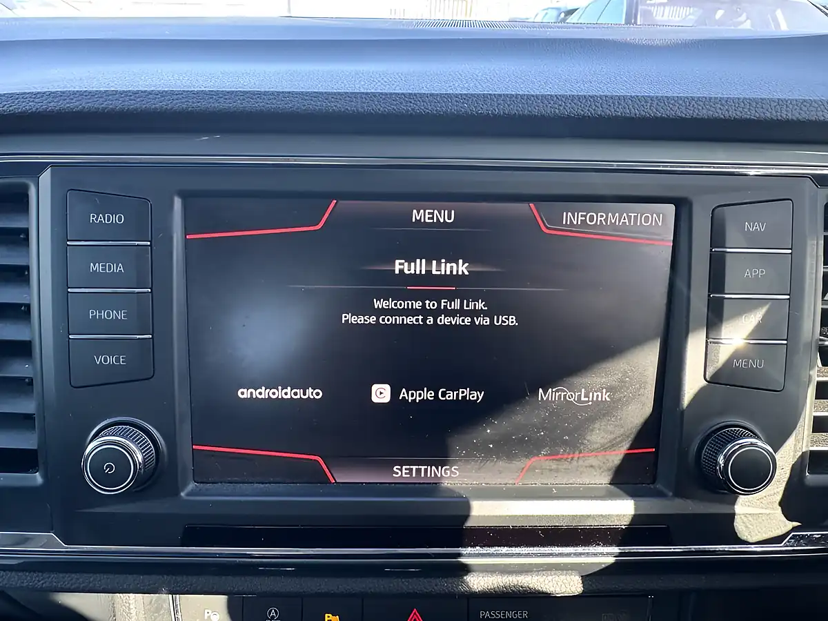 Used 2018 SEAT Ateca Se Technology Grey - Interior and Exterior details 3