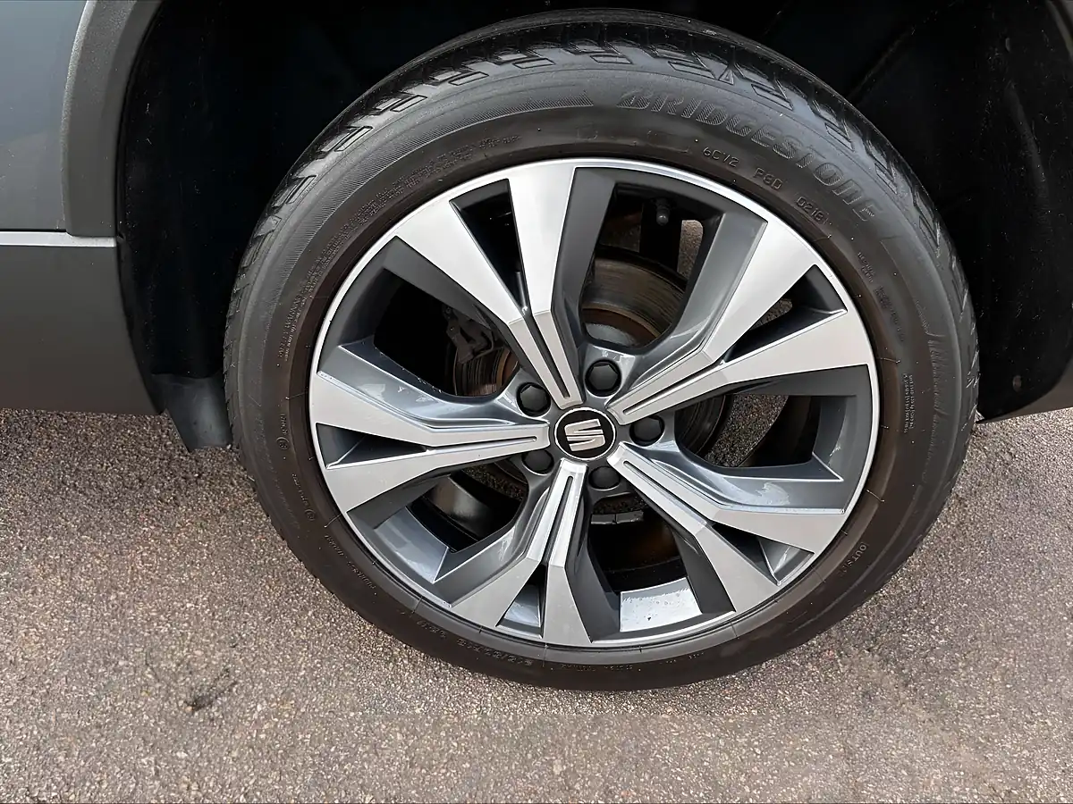 Used 2018 SEAT Ateca Se Technology Grey - Interior and Exterior details 12