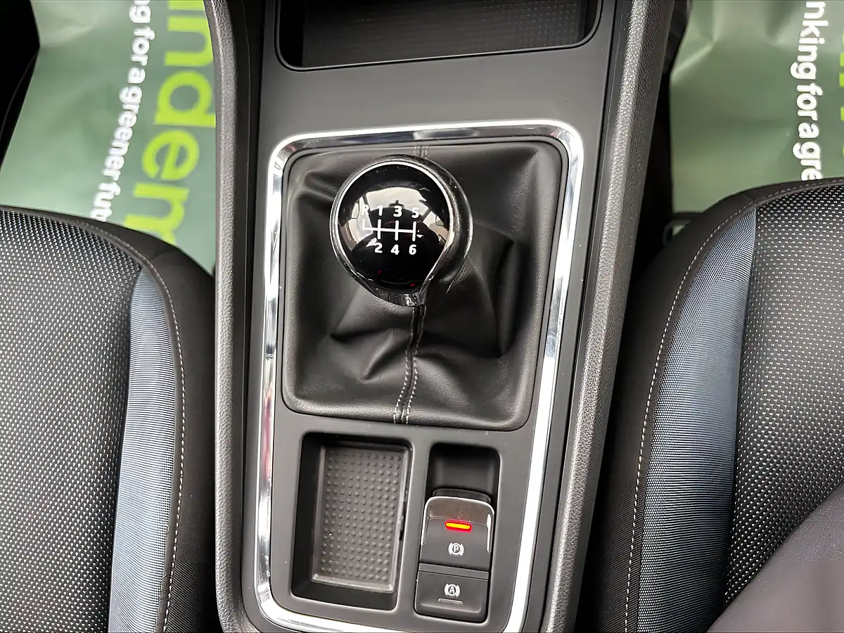 Used 2018 SEAT Ateca Se Technology Grey - Interior and Exterior details 17