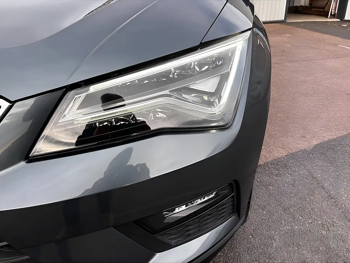 Used 2018 SEAT Ateca Se Technology Grey - Interior and Exterior details 9