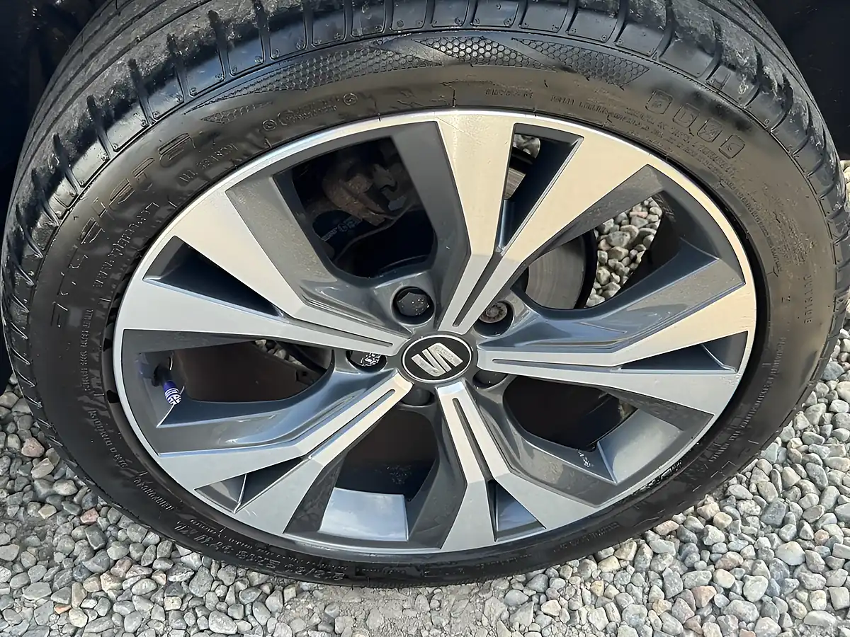 Used 2018 SEAT Ateca Se Technology Silver - Interior and Exterior details 11