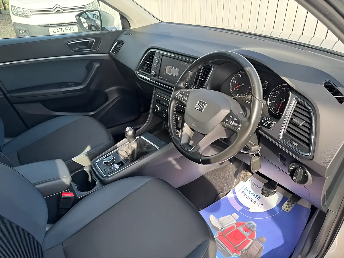 Used 2018 SEAT Ateca Se Technology Silver - Interior and Exterior details 12