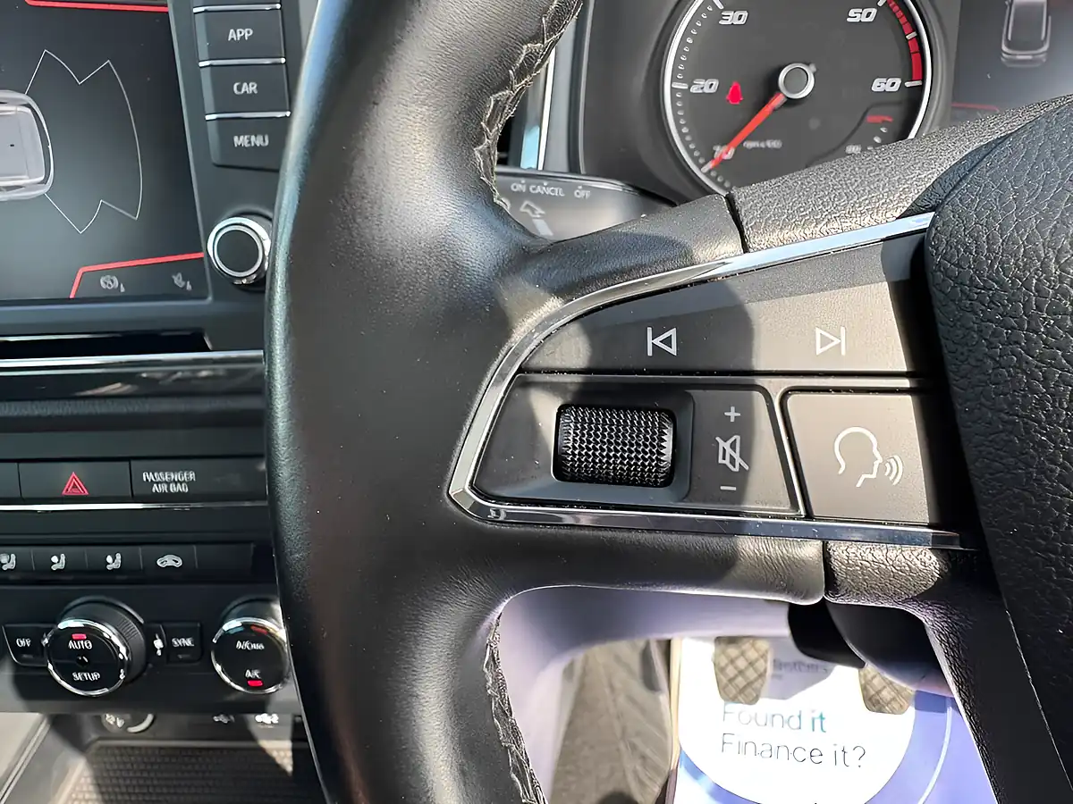 Used 2018 SEAT Ateca Se Technology Silver - Interior and Exterior details 17