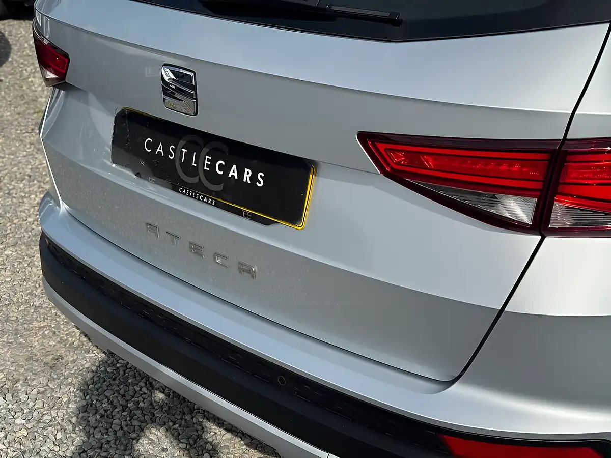 Used 2018 SEAT Ateca Se Technology Silver - Interior and Exterior details 8