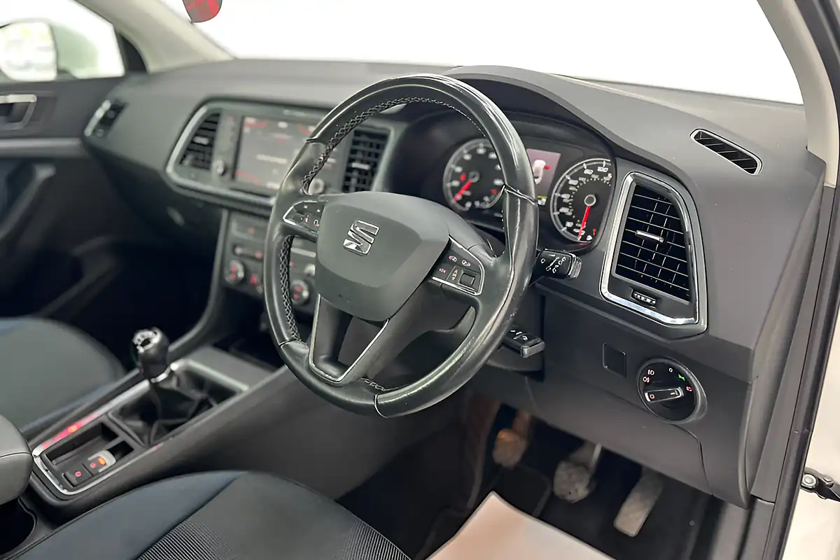 Used 2018 SEAT Ateca Se Technology White - Interior and Exterior details 15