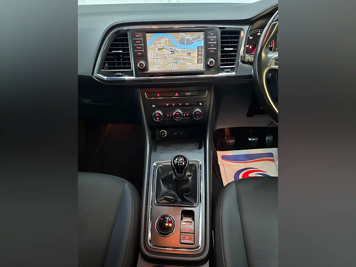 Used 2018 SEAT Ateca Se Technology White - Interior and Exterior details 13