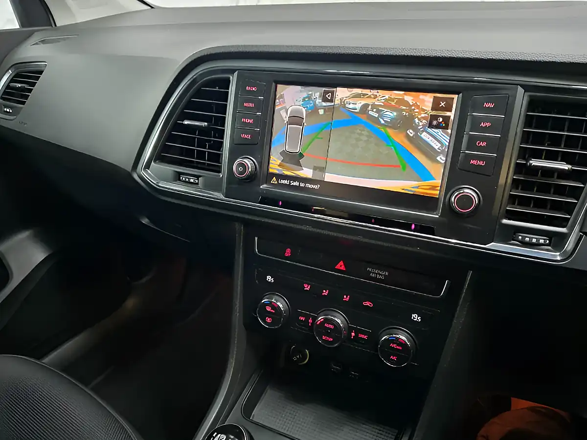 Used 2018 SEAT Ateca Se Technology White - Interior and Exterior details 17