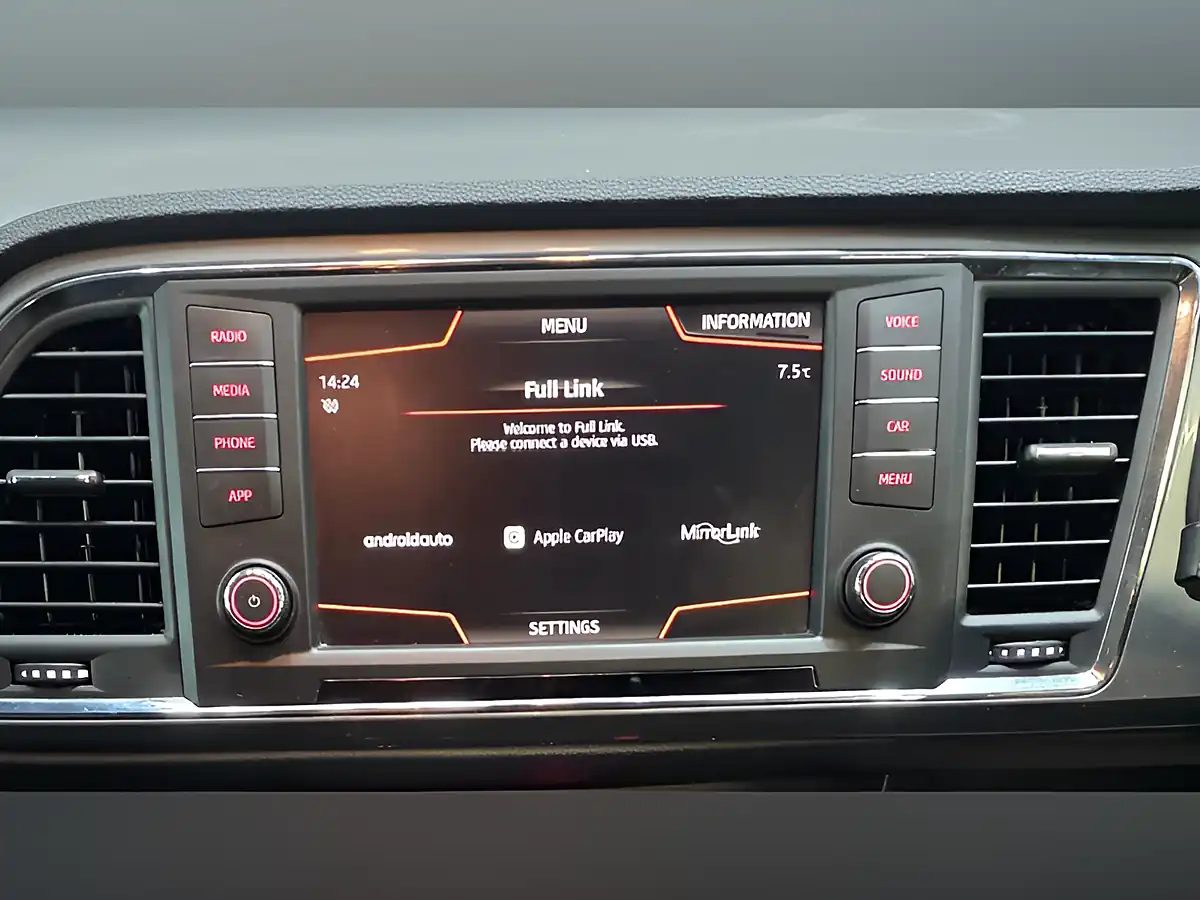 Used 2018 SEAT Ateca Se Technology White - Interior and Exterior details 19