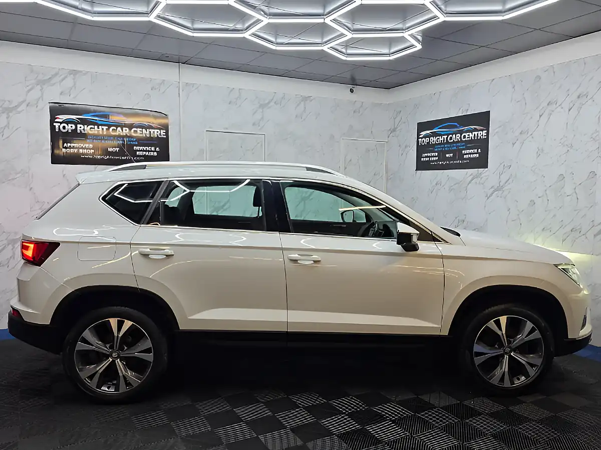 Used 2018 SEAT Ateca Se Technology White - Interior and Exterior details 8