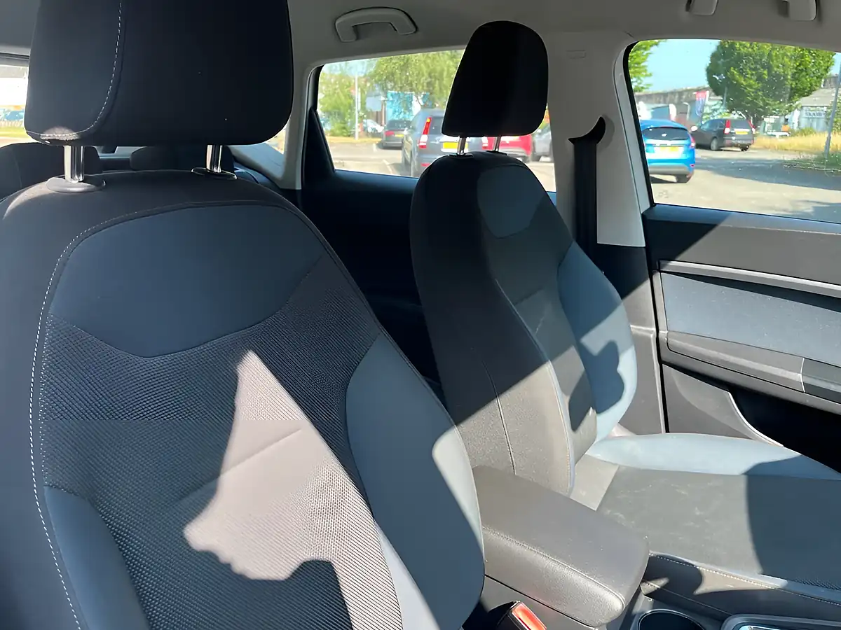 Used 2018 SEAT Ateca Se White - Interior and Exterior details 12