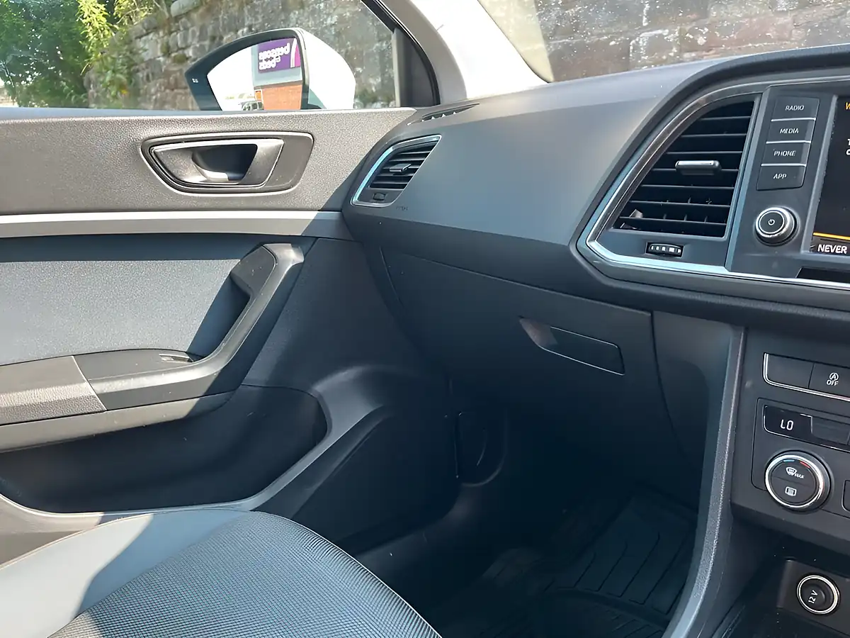 Used 2018 SEAT Ateca Se White - Interior and Exterior details 13