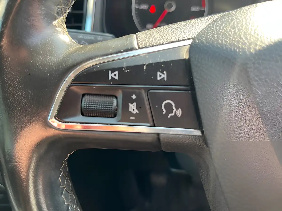 Used 2018 SEAT Ateca Se White - Interior and Exterior details 17