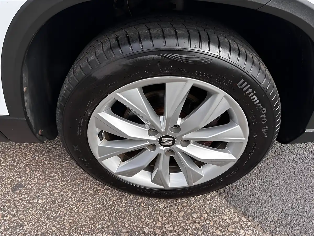 Used 2018 SEAT Ateca Se White - Interior and Exterior details 12