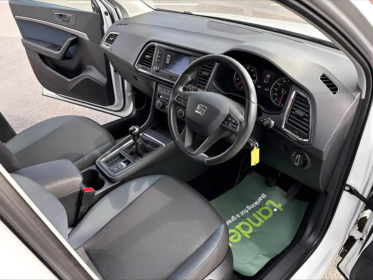 Used 2018 SEAT Ateca Se White - Interior and Exterior details 14