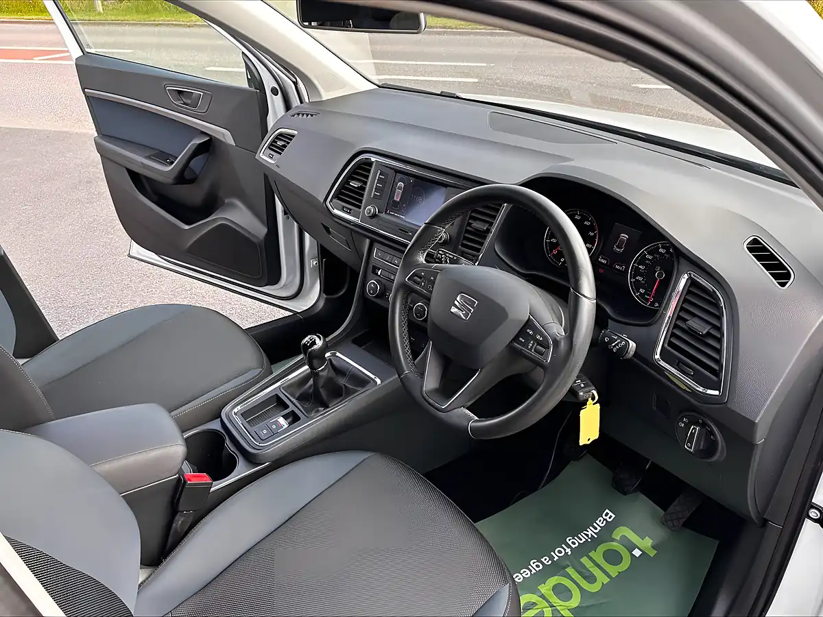 Used 2018 SEAT Ateca Se White - Interior and Exterior details 15