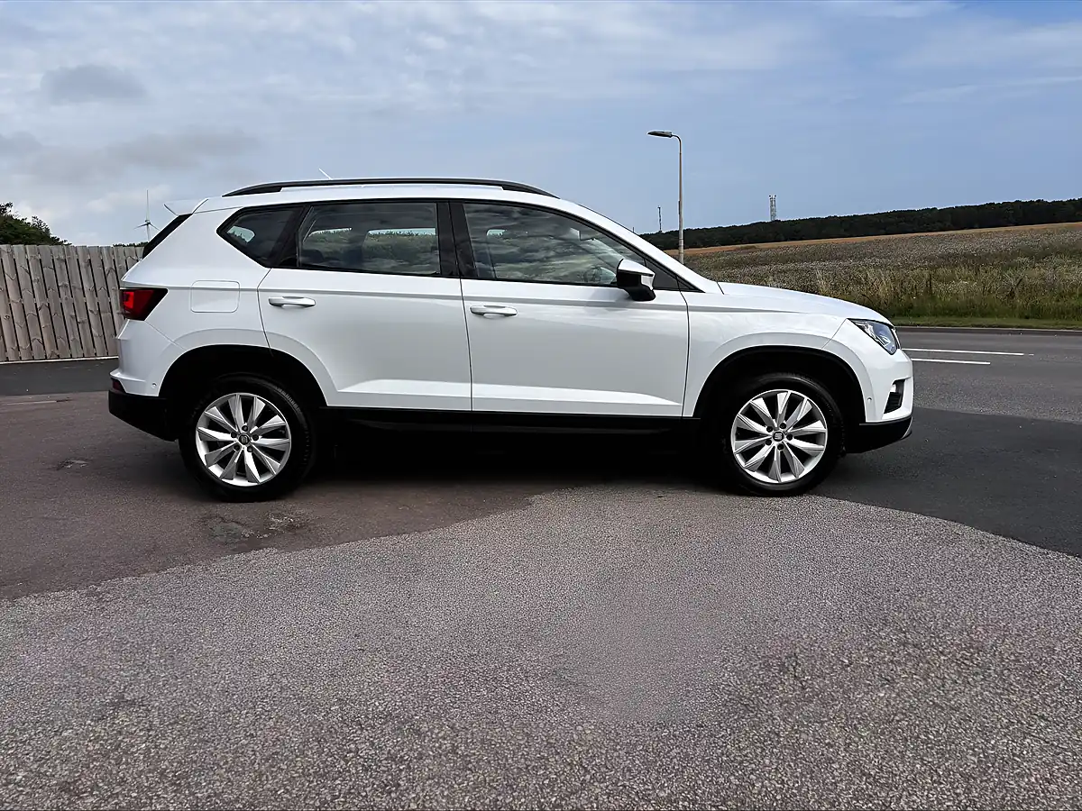Used 2018 SEAT Ateca Se White - Interior and Exterior details 8