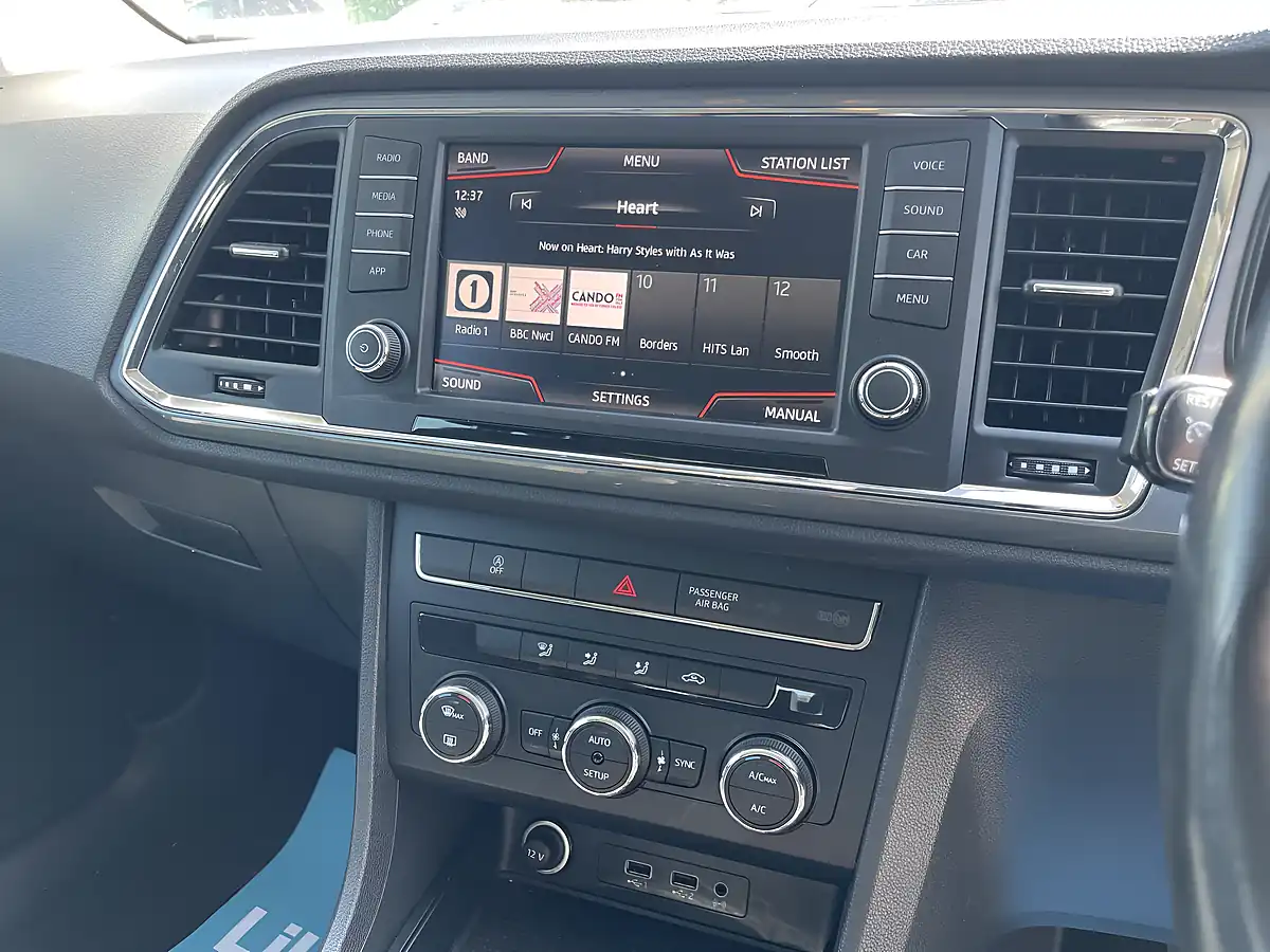 Used 2018 SEAT Ateca Se White - Interior and Exterior details 10