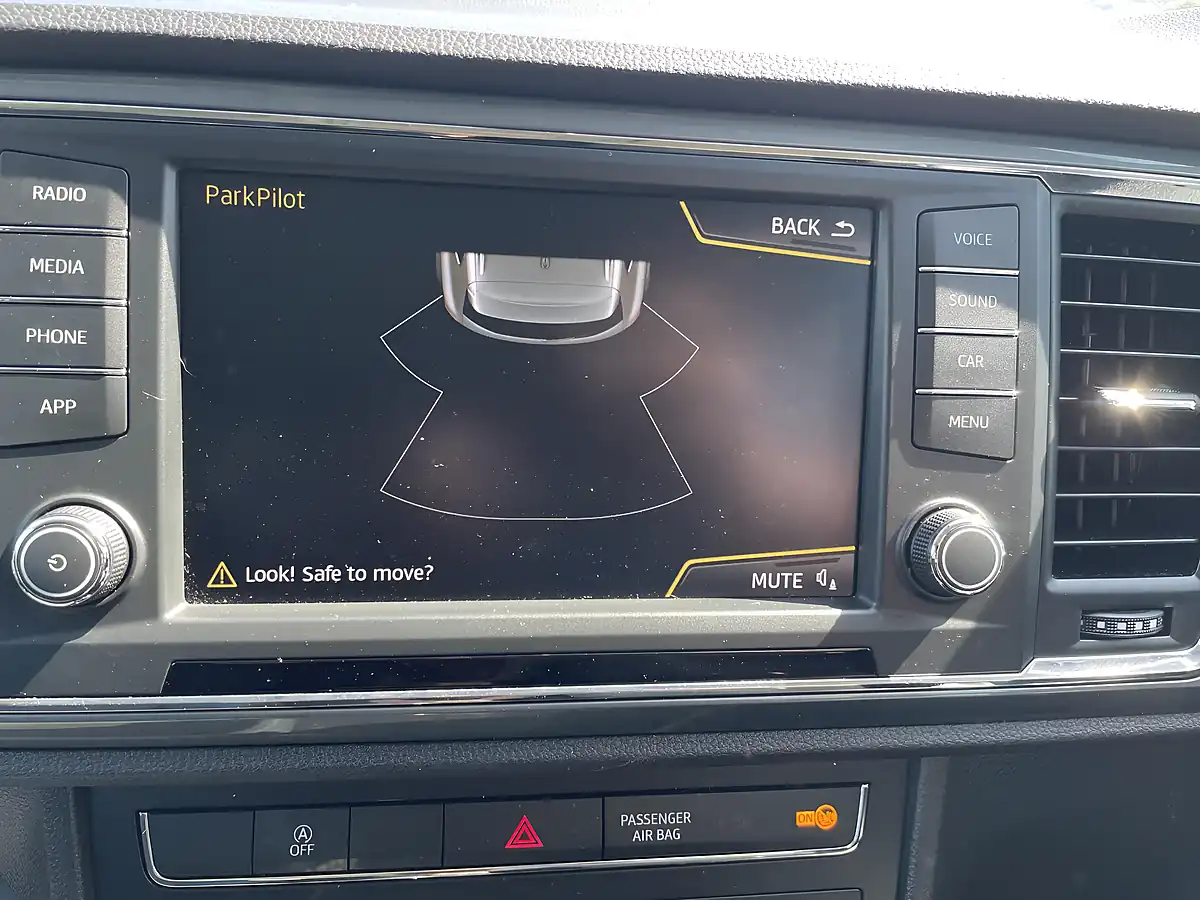 Used 2018 SEAT Ateca Se White - Interior and Exterior details 11