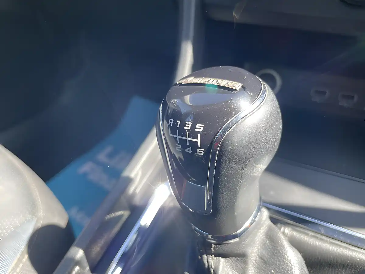 Used 2018 SEAT Ateca Se White - Interior and Exterior details 12