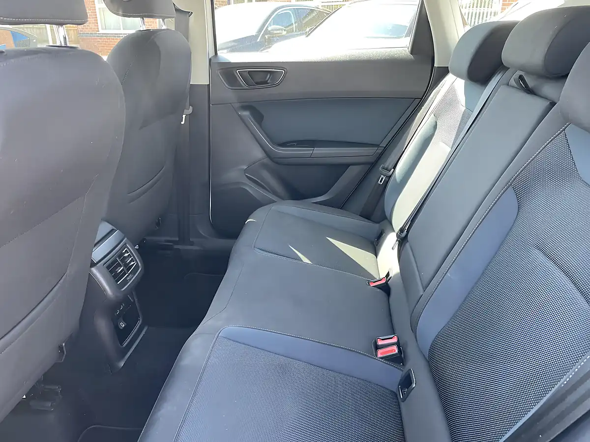 Used 2018 SEAT Ateca Se White - Interior and Exterior details 16